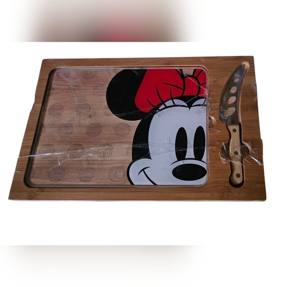 Minnie Mouse - Icon Glass Top Cutting Board & Knife Set - Picture 3 of 3